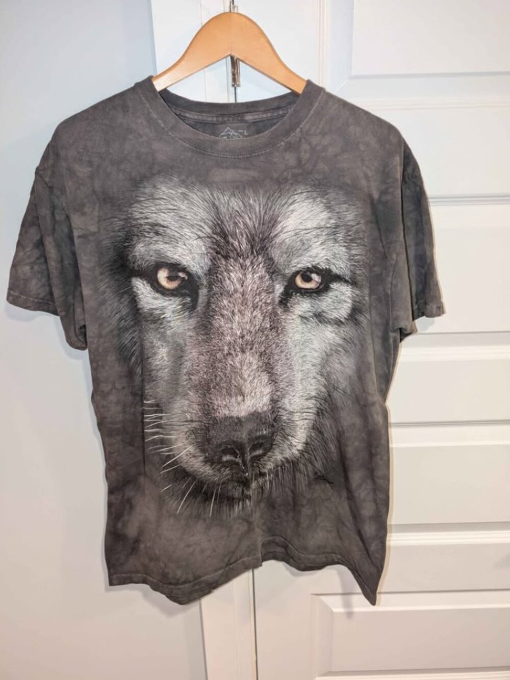 Vintage Wolf Graphic T-Shirt – Gray Tie-Dye Wildlife Nature Tee - Large